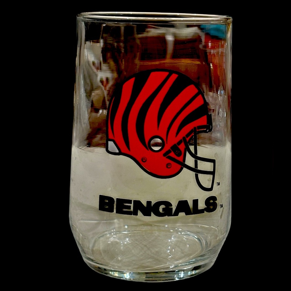 Vintage NFL Cincinnati Bengals Helmet Glass – 5.5” Tall – Retro Football Barware